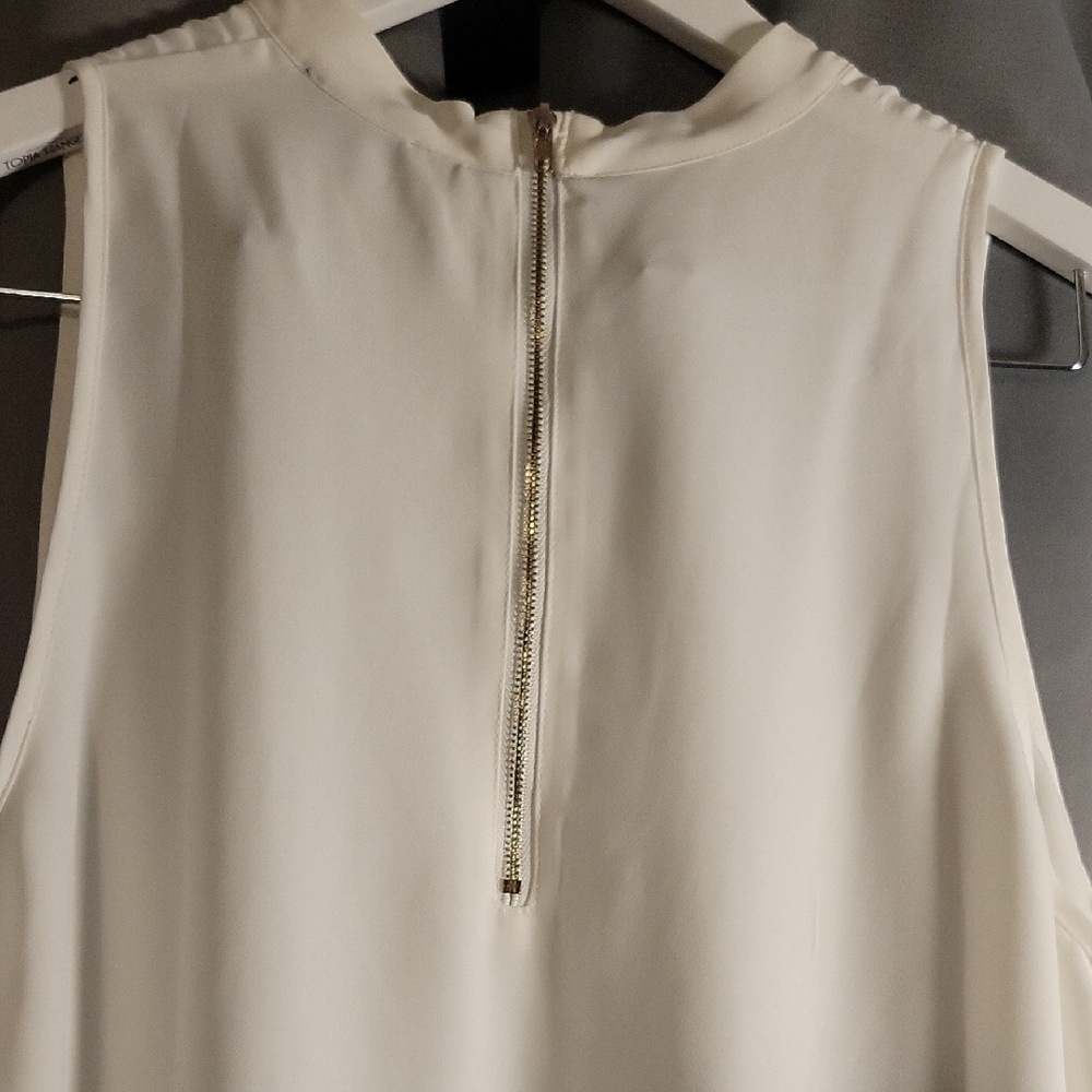Shinestar Soft White Sleeveless Top - Picture 7 of 8
